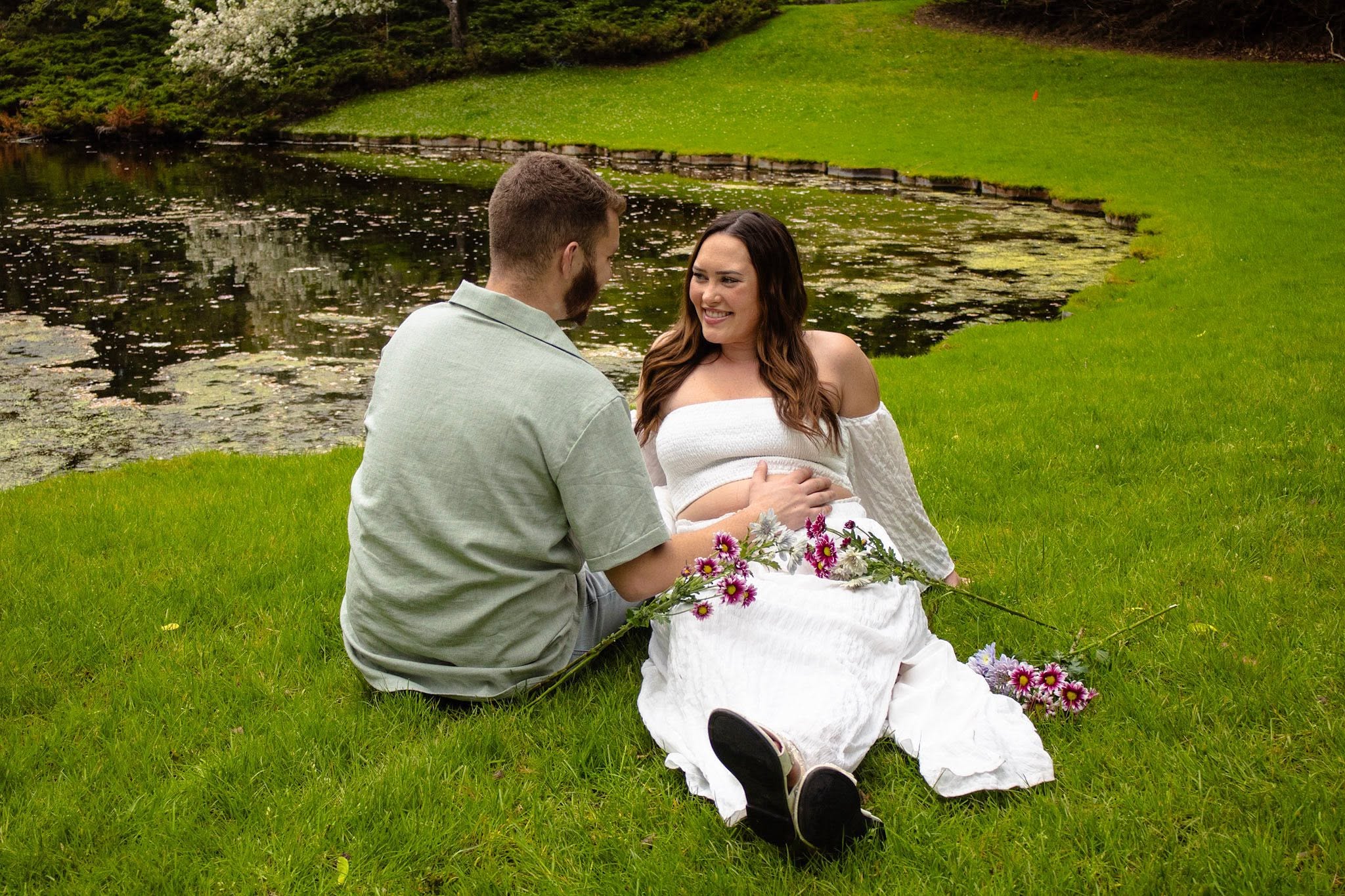 Lakeside maternity session