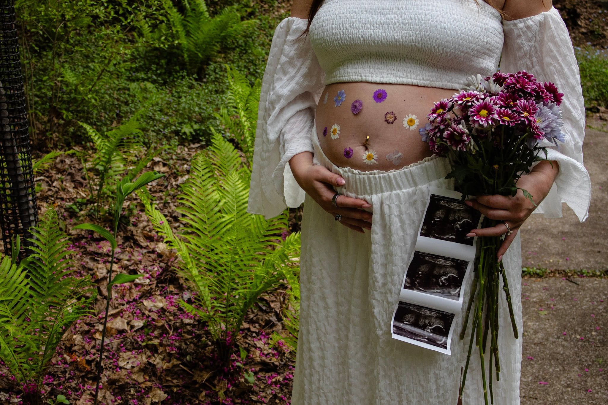Maternity session with wildflowers